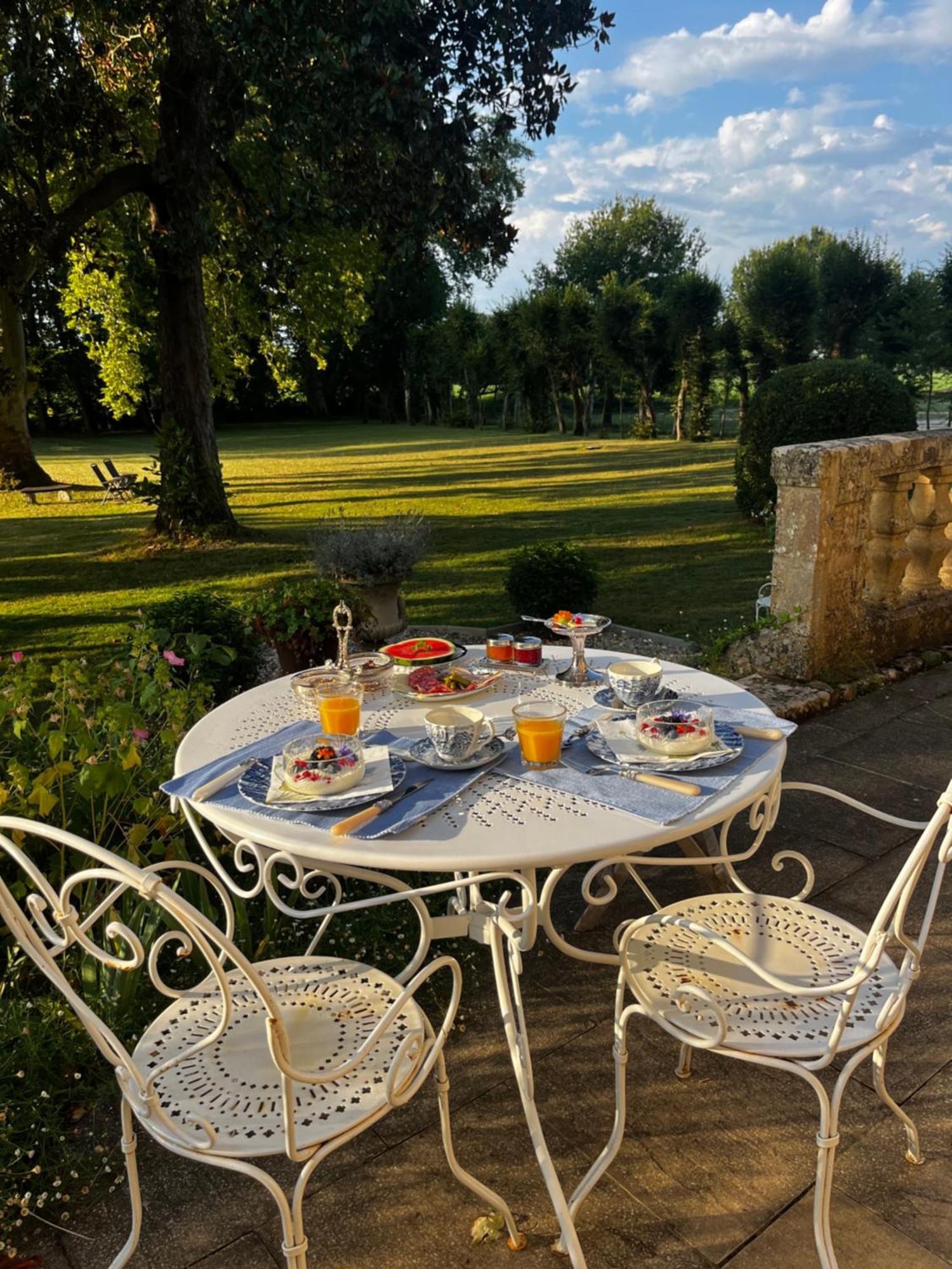 Le Bouquet Bleu Bed And Breakfast Siorac-en-Perigord Bagian luar foto